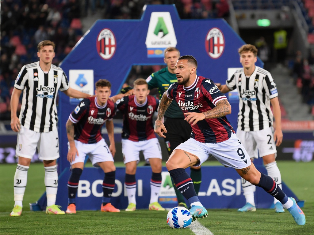 相比于前三支豪门，博洛尼亚的存在显得有些低调，但他们的实力不容小觑。作为一支近年来稳步上升的球队，博洛尼亚在联赛中的表现可圈可点，尤其是在面对强队时，他们往往能展现出顽强的斗志。以阿瑙托维奇为核心的进攻线，以及年轻球员的活力，让这支队伍具备了爆冷的潜力。在意超杯这样的单场淘汰赛制中，博洛尼亚或许能抓住机会，给其他三强制造麻烦。