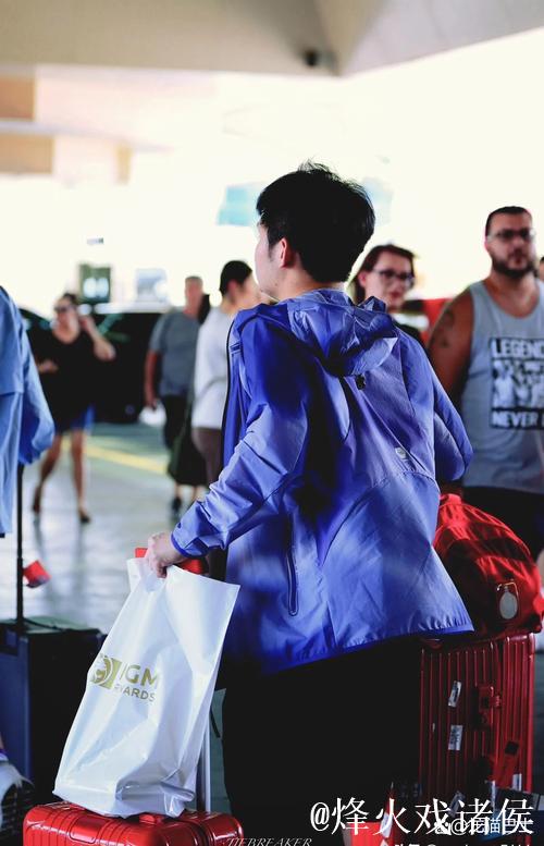 泽林斯基:国米领跑令人欣喜,挑战仍然艰巨 泽林斯基:国米领跑令人欣喜,挑战仍然艰巨