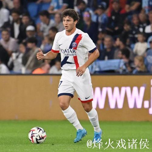 法甲-内维斯绝杀埃梅里建功 巴黎3-2险胜里昂2分领衔