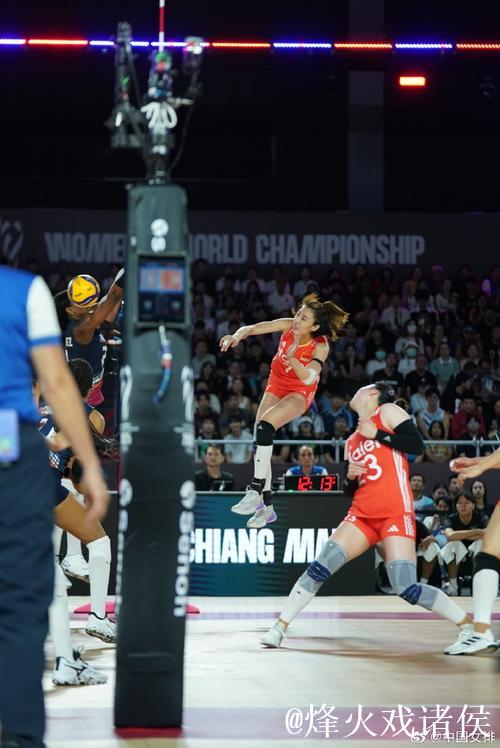 中国女排横扫多米尼加 世锦赛三连胜荣膺小组头名